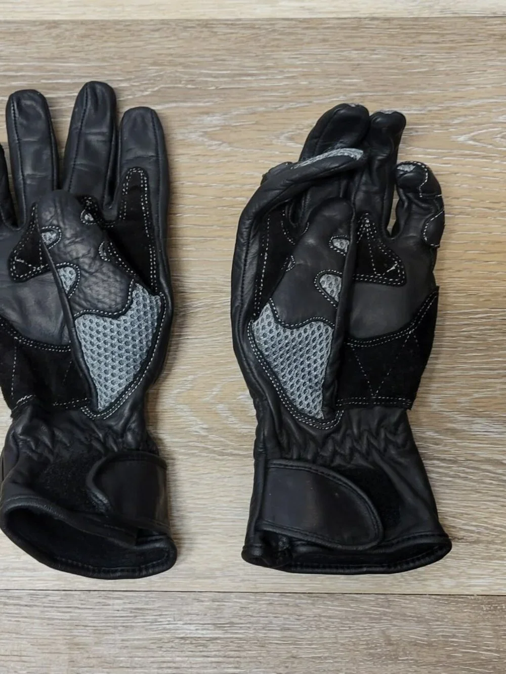 SEDICI Black Leather Motorcycle Gloves - Ladies S (PRE-OWNED)